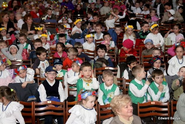 Przedszkolaki na ludowo (zdjęcia)
