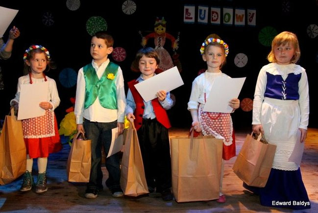 Przedszkolaki na ludowo (zdjęcia)