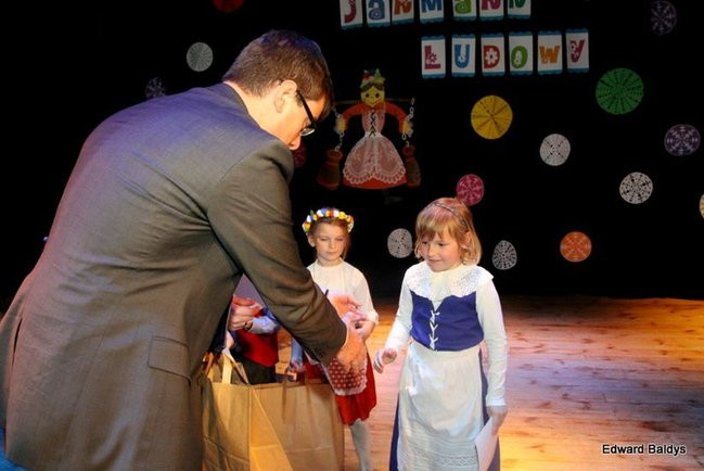 Przedszkolaki na ludowo (zdjęcia)