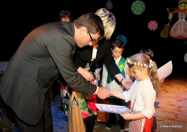 Przedszkolaki na ludowo (zdjęcia)