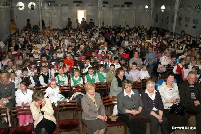 Przedszkolaki na ludowo (zdjęcia)