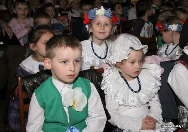 Przedszkolaki na ludowo (zdjęcia)