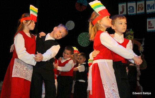 Przedszkolaki na ludowo (zdjęcia)