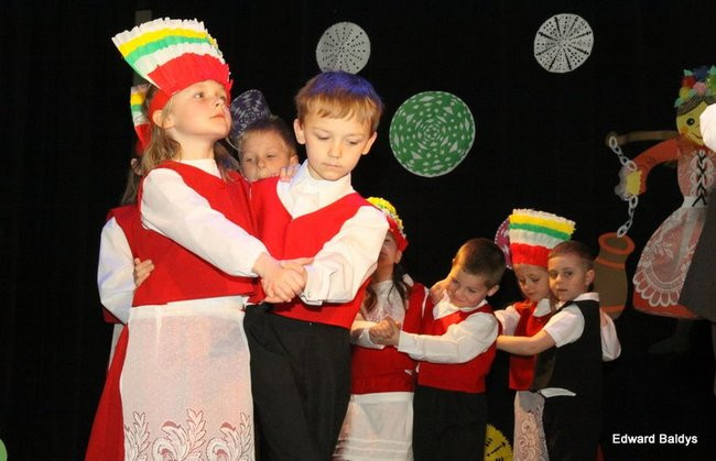 Przedszkolaki na ludowo (zdjęcia)