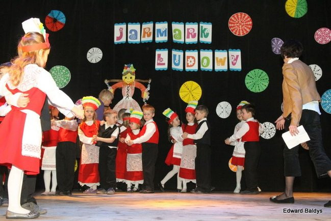Przedszkolaki na ludowo (zdjęcia)