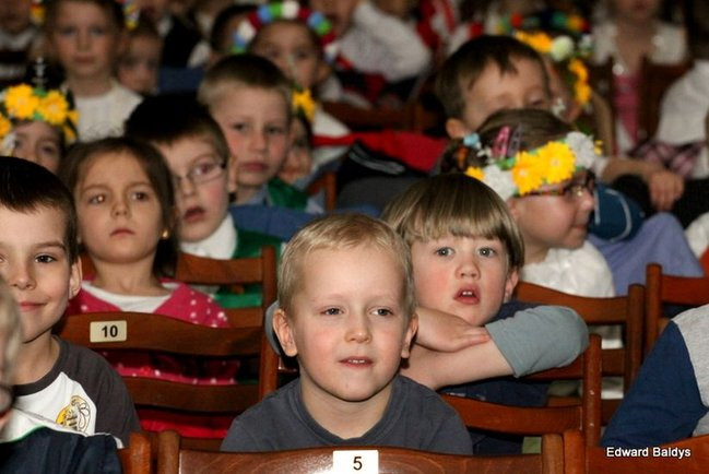 Przedszkolaki na ludowo (zdjęcia)