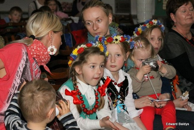 Przedszkolaki na ludowo (zdjęcia)