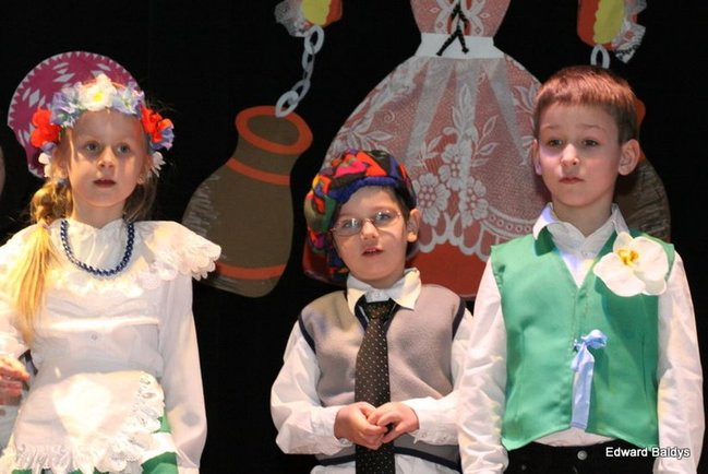 Przedszkolaki na ludowo (zdjęcia)