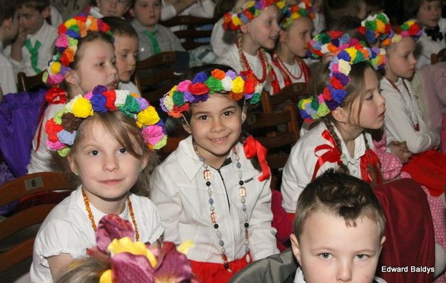 Przedszkolaki na ludowo (zdjęcia)