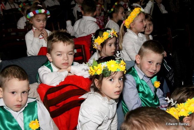 Przedszkolaki na ludowo (zdjęcia)