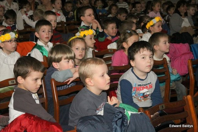 Przedszkolaki na ludowo (zdjęcia)