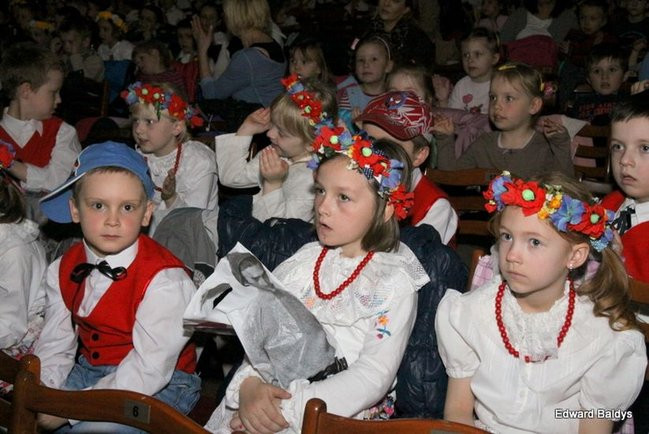 Przedszkolaki na ludowo (zdjęcia)