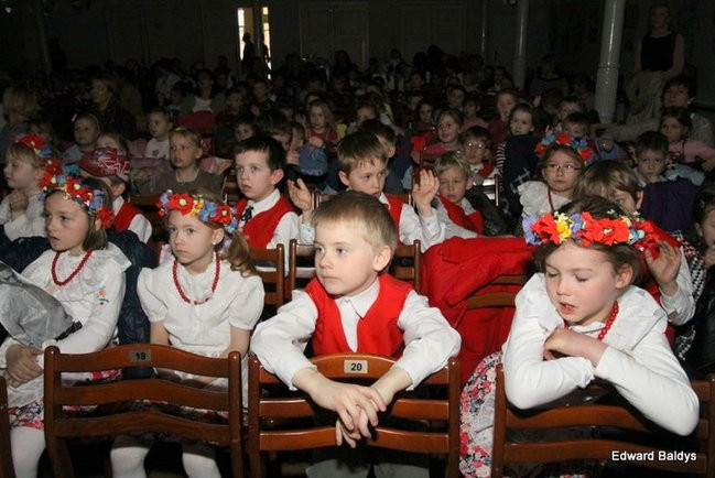 Przedszkolaki na ludowo (zdjęcia)