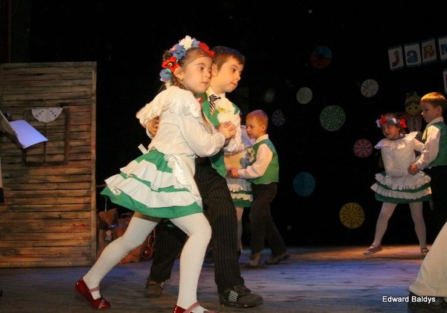 Przedszkolaki na ludowo (zdjęcia)