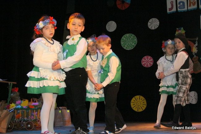 Przedszkolaki na ludowo (zdjęcia)