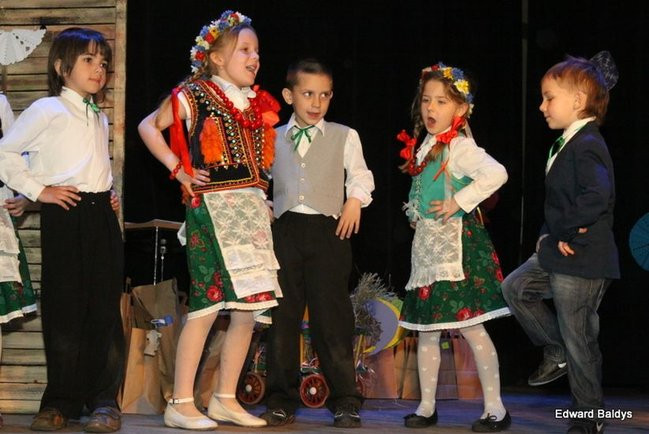 Przedszkolaki na ludowo (zdjęcia)