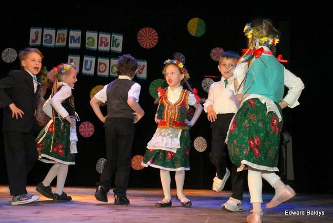 Przedszkolaki na ludowo (zdjęcia)