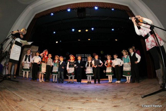 Przedszkolaki na ludowo (zdjęcia)