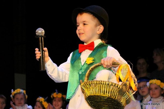 Przedszkolaki na ludowo (zdjęcia)