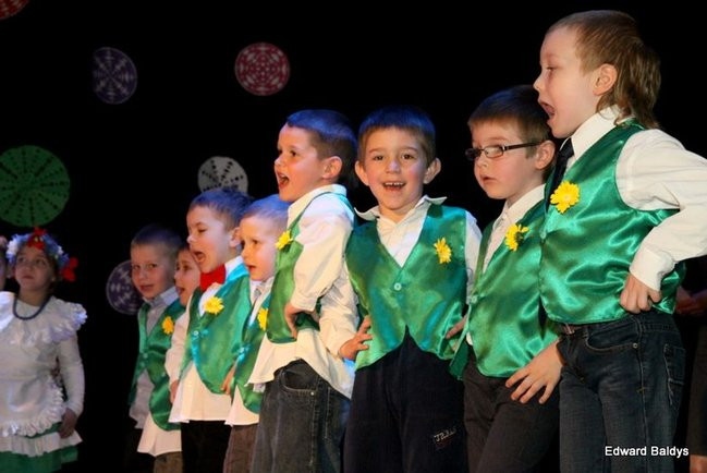 Przedszkolaki na ludowo (zdjęcia)