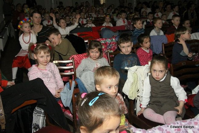 Przedszkolaki na ludowo (zdjęcia)