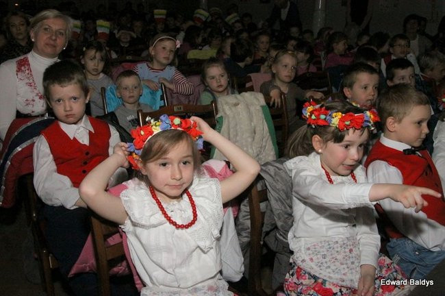 Przedszkolaki na ludowo (zdjęcia)