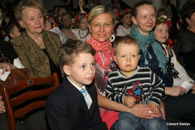 Przedszkolaki na ludowo (zdjęcia)