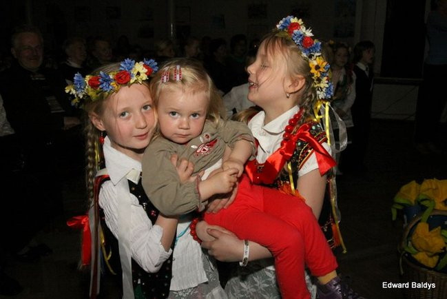 Przedszkolaki na ludowo (zdjęcia)