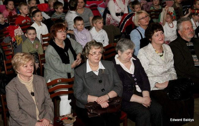 Przedszkolaki na ludowo (zdjęcia)