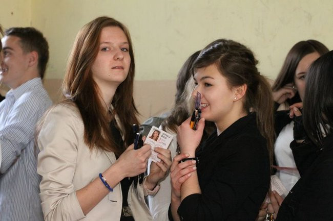 Gimnazjaliści rozpoczęli egzaminy (zdjęcia)