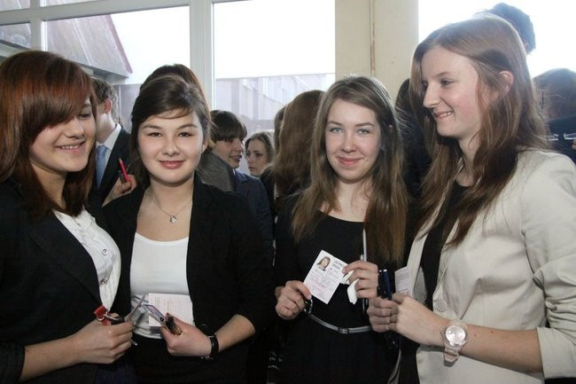 Gimnazjaliści rozpoczęli egzaminy (zdjęcia)