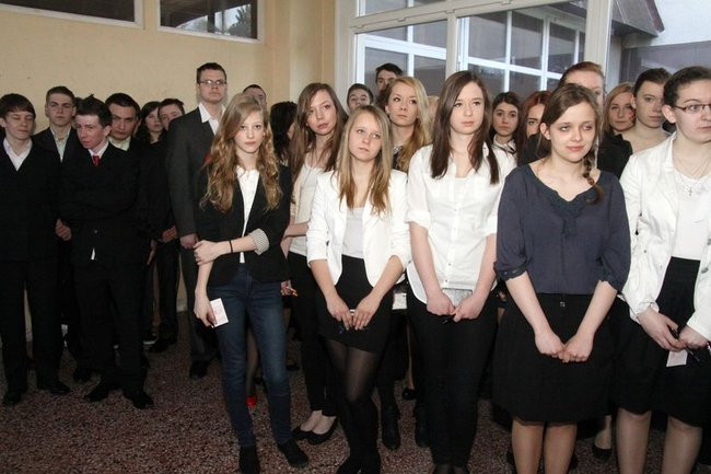 Gimnazjaliści rozpoczęli egzaminy (zdjęcia)