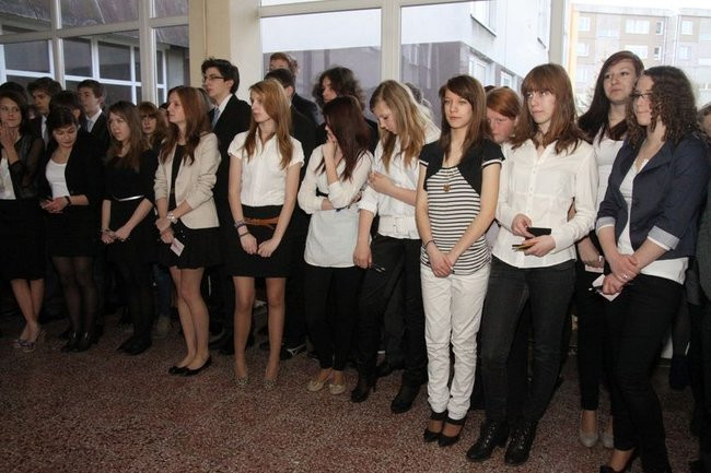 Gimnazjaliści rozpoczęli egzaminy (zdjęcia)