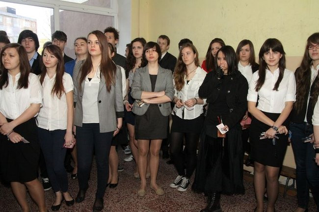 Gimnazjaliści rozpoczęli egzaminy (zdjęcia)