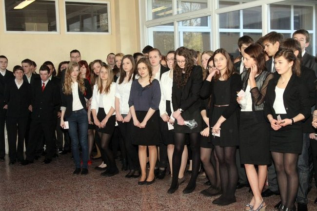 Gimnazjaliści rozpoczęli egzaminy (zdjęcia)