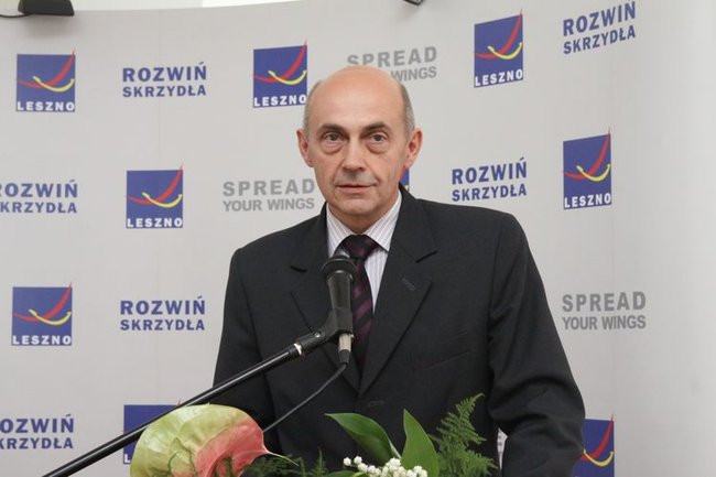 Liść miłorzębu wręczony (zdjęcia)