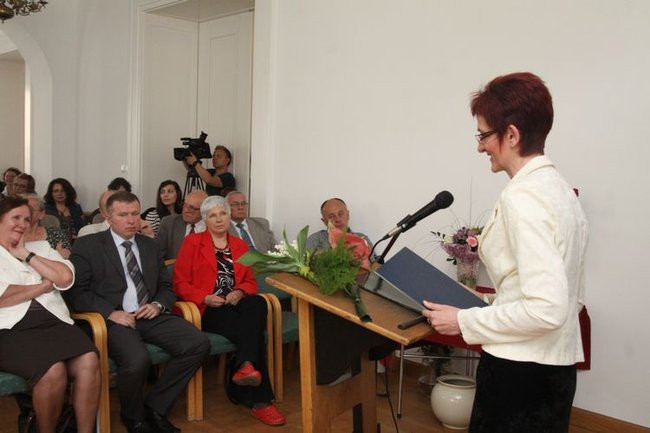 Liść miłorzębu wręczony (zdjęcia)