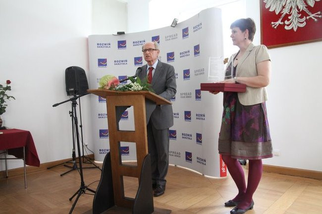 Liść miłorzębu wręczony (zdjęcia)