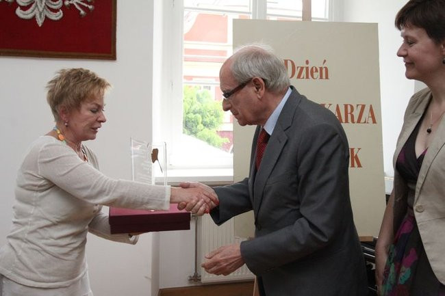 Liść miłorzębu wręczony (zdjęcia)