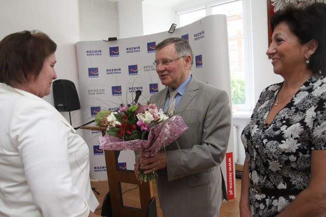 Liść miłorzębu wręczony (zdjęcia)