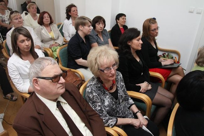 Liść miłorzębu wręczony (zdjęcia)