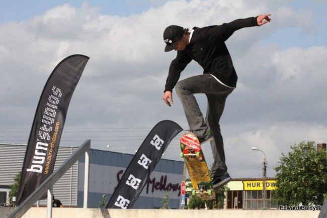 Na ziemi i w powietrzu (zdjęcia i filmy)