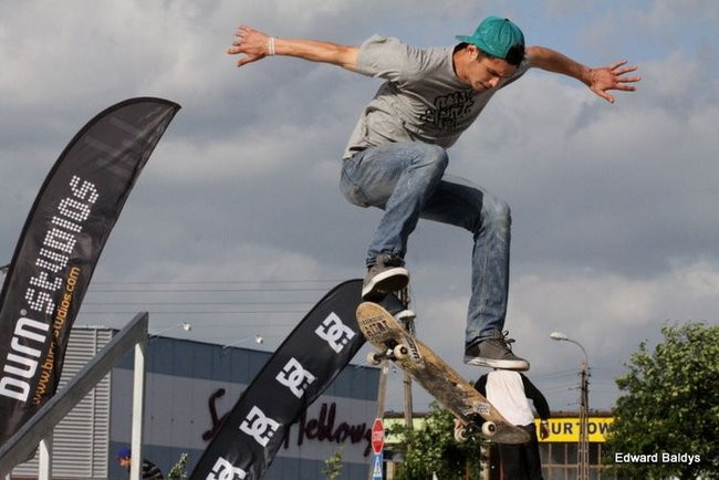 Na ziemi i w powietrzu (zdjęcia i filmy)