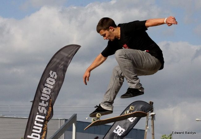 Na ziemi i w powietrzu (zdjęcia i filmy)