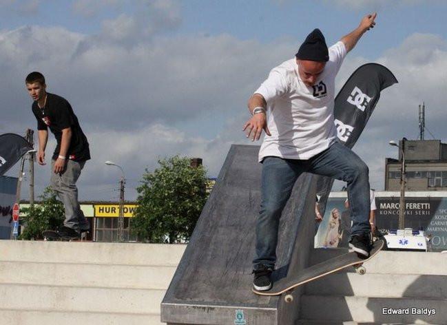 Na ziemi i w powietrzu (zdjęcia i filmy)