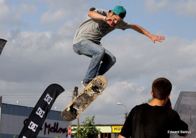 Na ziemi i w powietrzu (zdjęcia i filmy)