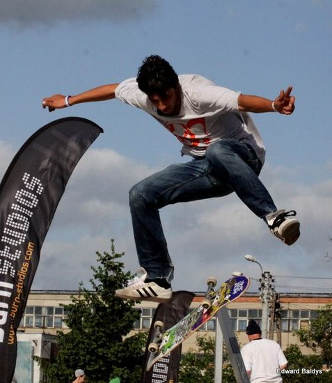 Na ziemi i w powietrzu (zdjęcia i filmy)