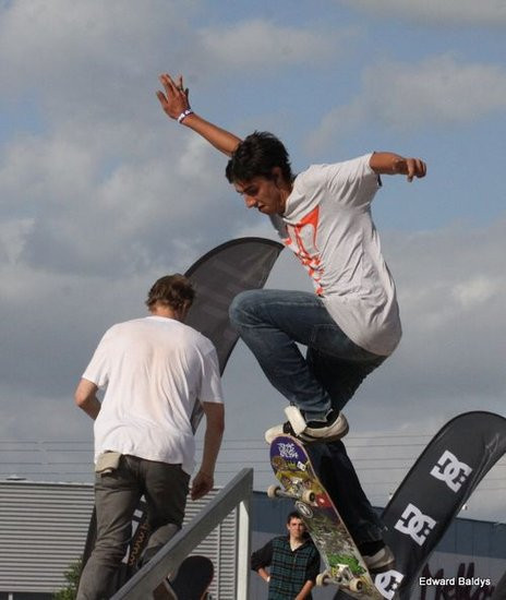 Na ziemi i w powietrzu (zdjęcia i filmy)