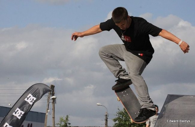 Na ziemi i w powietrzu (zdjęcia i filmy)