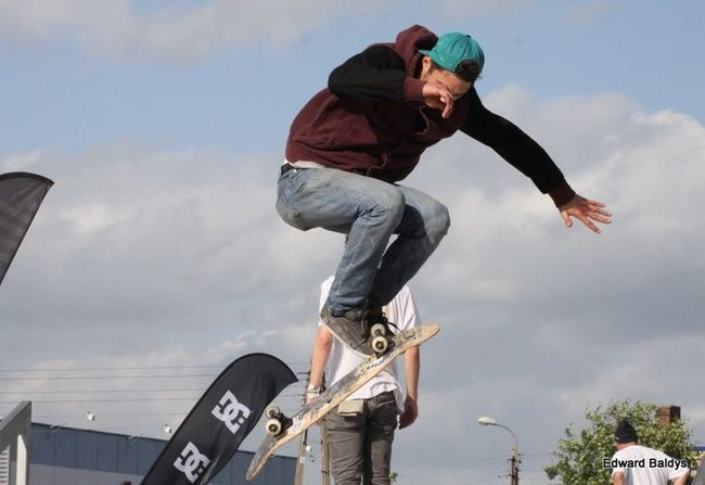 Na ziemi i w powietrzu (zdjęcia i filmy)